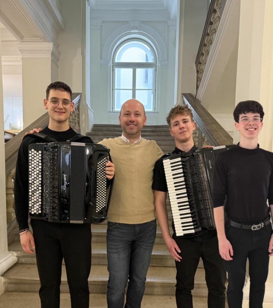 Jakob Tojnko, mentor Tomaž Marčič, Mark Šket, Amadej Kolenc